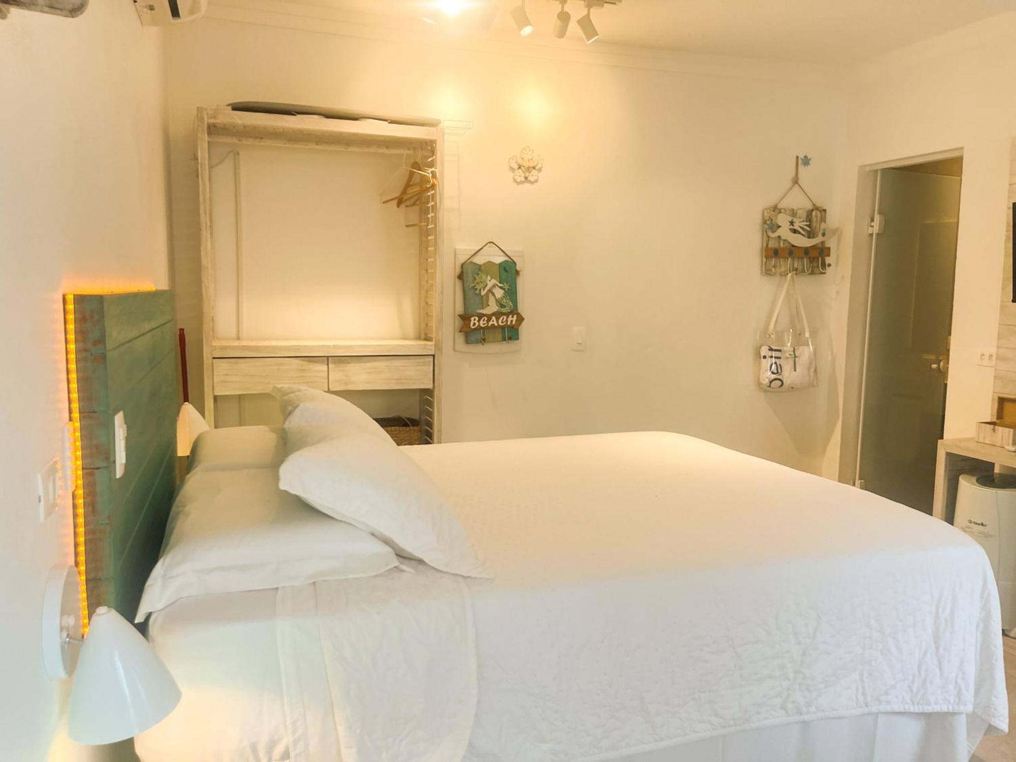 Casa D'Aroeira Residencial Boutique - Centro De Juquei - 2 Quadras Do Mar - Servico De Praia - Roupa De Cama 600 Fios Algodao Egipcio - Toalhas Banho E Praia - Tudo Novo - Estacionamento Interno - Cozinha - Consulte Unidades Com Ofuro Hidro E Cromote Buitenkant foto